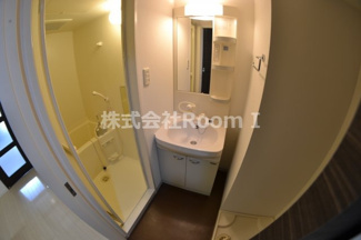 【独立洗面台】 | クレアート大手前グランアクシア | 朝の支度にも助かる、独立の洗髪洗面化粧台