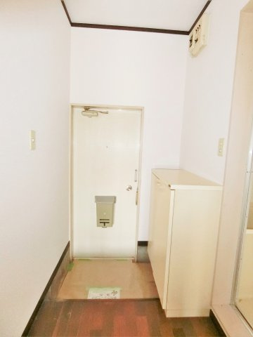 コーポみのわの玄関