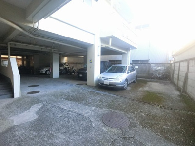 【駐車場】 | 花月園ローズプラザ | 平置き駐車場です。