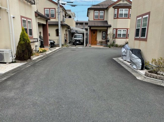 【前面道路含む現地写真】