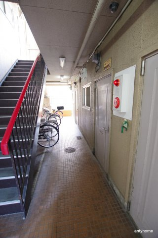 ハイツひの　仲介手数料無料のロビー
