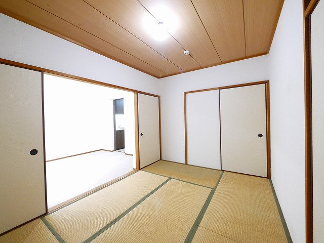 パーク・ノヴァあやめ池の和室