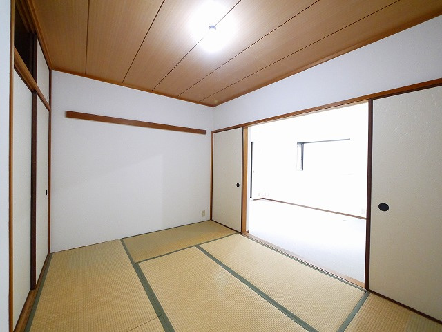 パーク・ノヴァあやめ池の和室