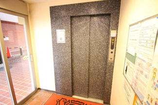 【その他共用部分】 | 日々の生活には欠かせないエレベーターも標準完備♪