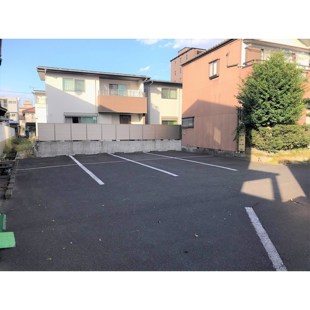 岐阜市加納三笠町２丁目の駐車場の外観