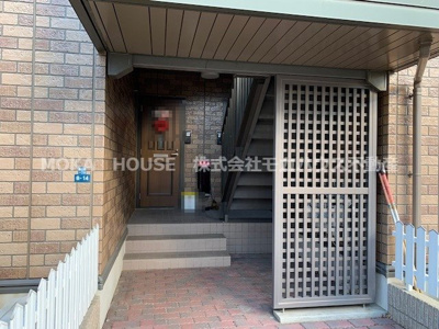 【エントランス】 | アベニュー御立A | 清潔なエントランスです