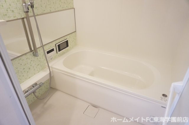 熊本市東区下南部３丁目のアパートの浴室