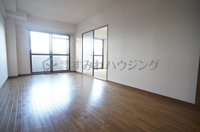 ボナール伊丹の居間・リビング