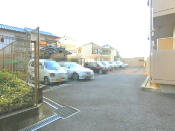 シャルマンフジ富田林の駐車場