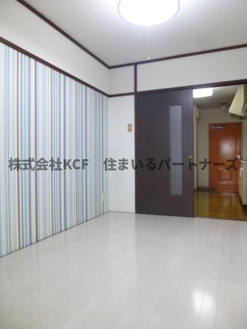 大津屋ビルの居間・リビング