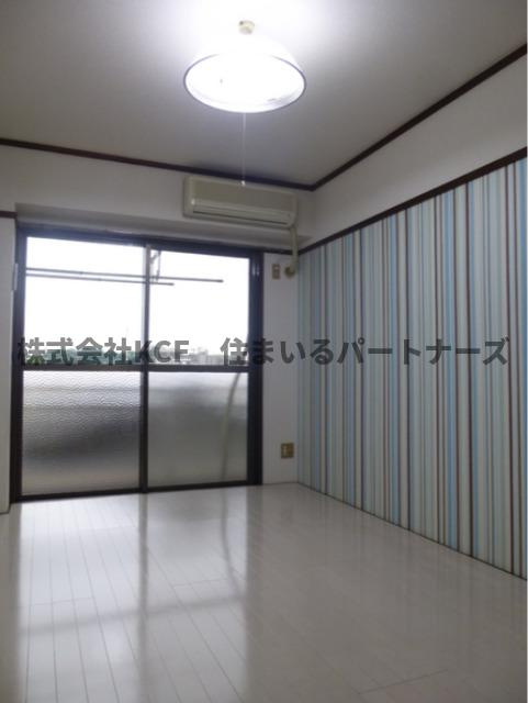 大津屋ビルの寝室