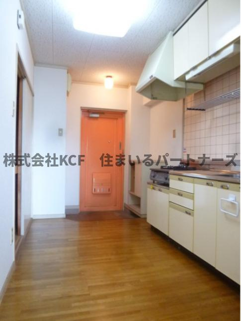 大津屋ビルの玄関