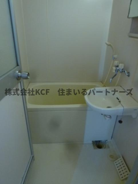 大津屋ビルの浴室