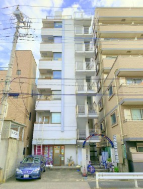 【外観】 | エトワールビル中野 | 鉄骨鉄筋コンクリート造のがっちりとした建物。