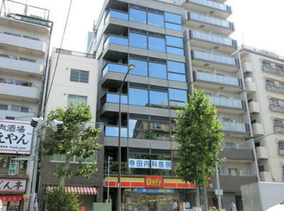 【外観】 | 東ビル | 鉄筋コンクリート造のがっちりとした建物。
