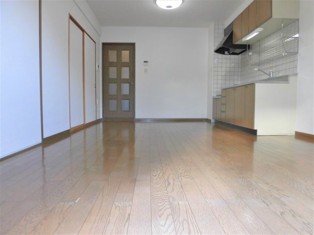 メゾンラフィネの居間・リビング