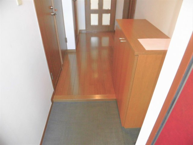 メゾンラフィネの玄関