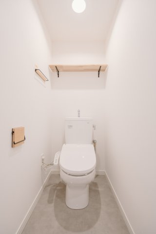 【トイレ】 | ルモントワール青葉 | 別部屋の写真です