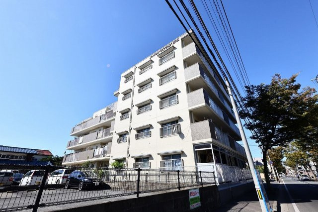 エメラルドマンション筥松の外観
