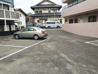 【駐車場】 | いつでも目の届く敷地内に駐車場があります♪荷物がかさばりがちなお買物にも、敷地内駐車場があると便利ですよね☆