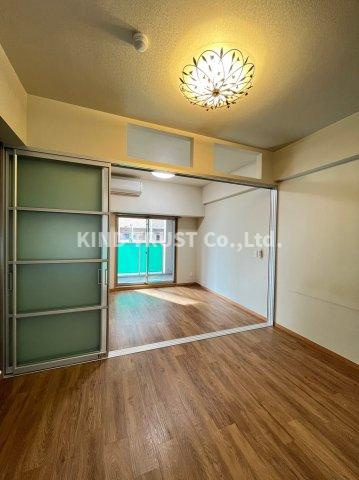 ジュームナンモリの居間・リビング|ゆったり過ごせる居間です