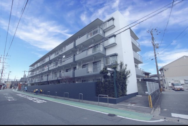 フォレックス諸岡1号館の外観