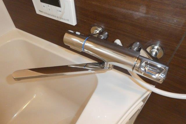 ＳｕｂＬｉｍｅの浴室|サーモスタッド付き水栓