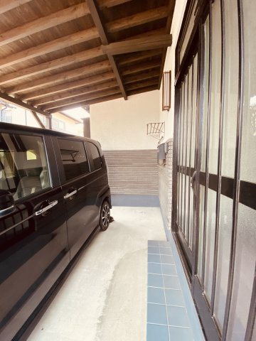 城南区友丘5丁目　戸建ての駐車場