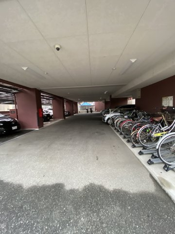 ライオンズマンション南福岡中央の駐車場