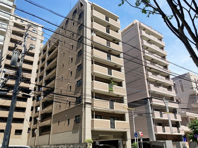 ツインタワー博多駅前の外観