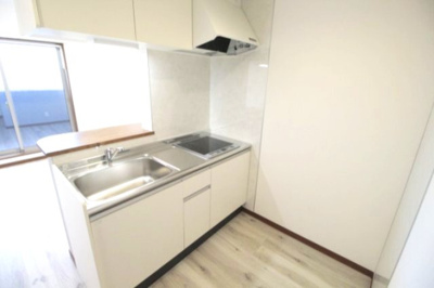 【キッチン】 | AQUE23 | コンパクトなキッチンで掃除もラクラク