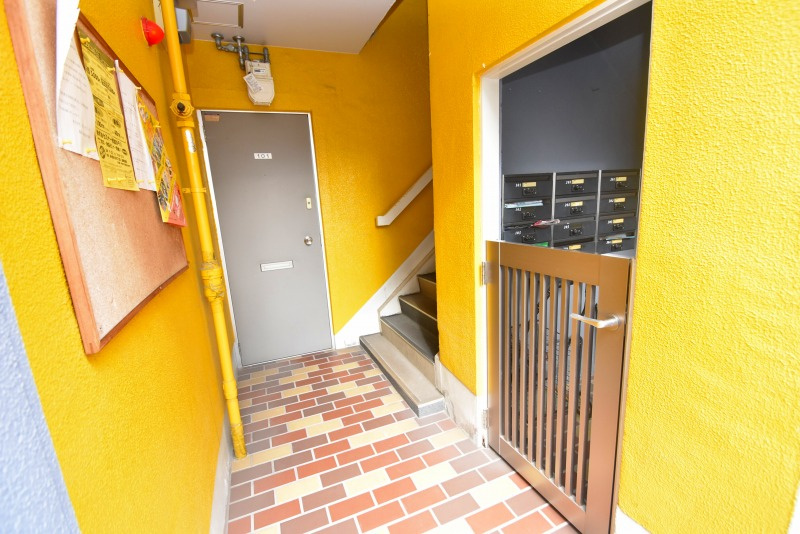 富士屋マンションのロビー
