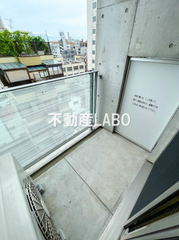 レオンコンフォート弁天町のバルコニー