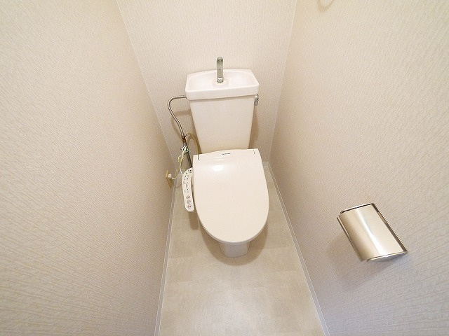 北之庄西町ビルのトイレ|ゆったりとした空間のトイレです