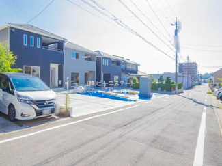 【前面道路含む現地写真】