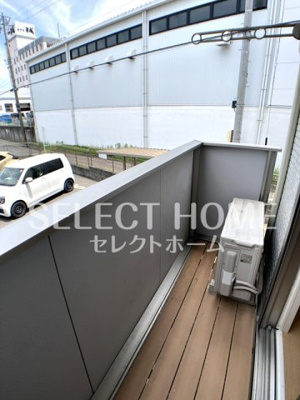 【バルコニー】 | アルヴィータ上地 | バルコニーからの眺めを楽しみながら食事をしませんか