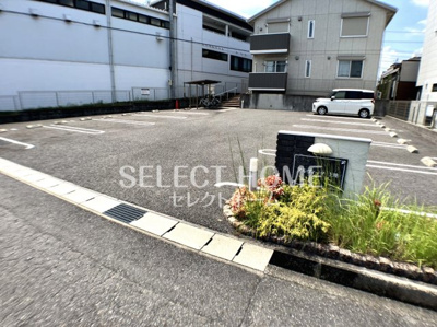 【駐車場】 | アルヴィータ上地 | カースペースがあります