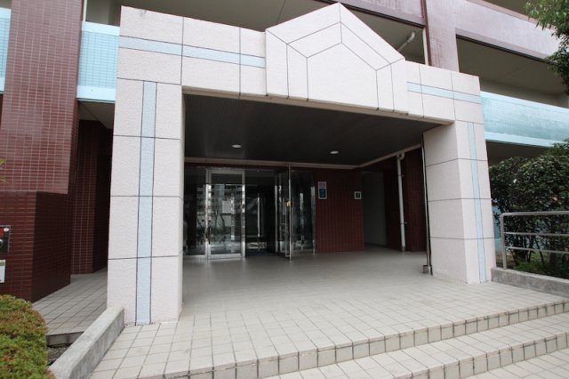 ベンタナヒルズ篠栗３号館のエントランス