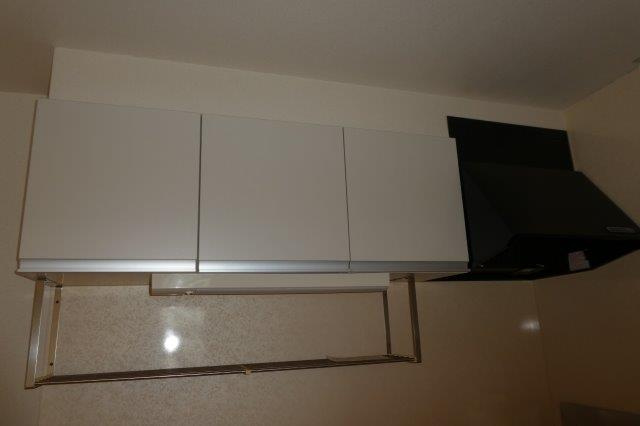 アルカンシエルのキッチン|キッチン上収納