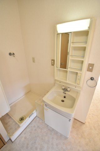 エトワールの独立洗面台|独立洗面台完備。バス・トイレ別で毎日の生活動線も快適