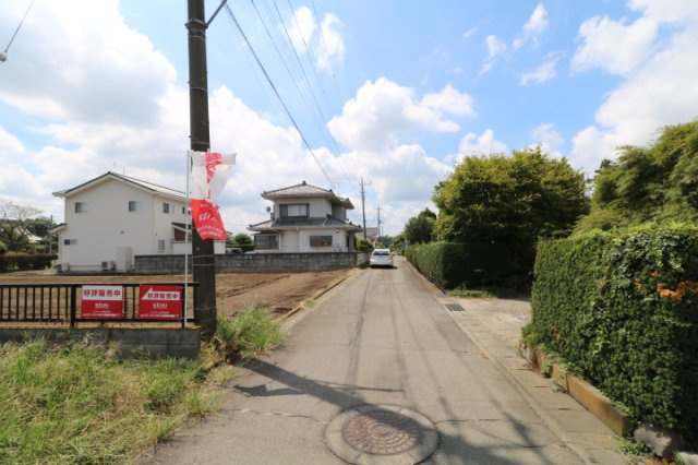 高崎市八幡原町売地の前面道路含む現地写真