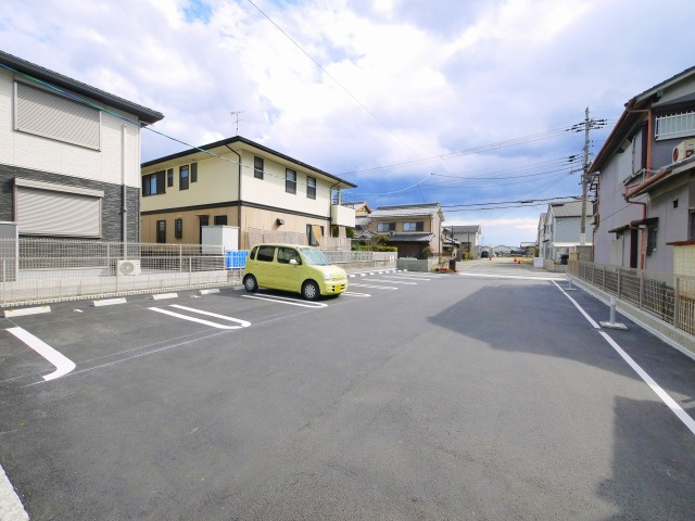 ミエティトゥーラの駐車場|駐車場があるので、車を買う予定の方も安心です