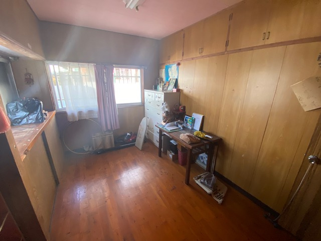 都城市広原町の中古一戸建の洋室