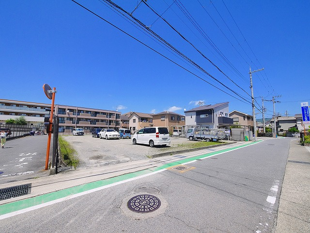 今井モータープールの外観