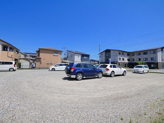 今井モータープールの駐車場