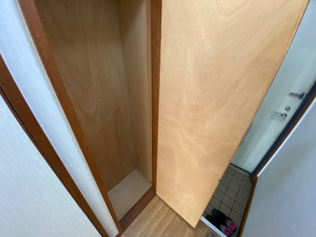 リバーサイド内田の玄関