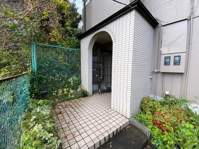 リバーサイド内田のエントランス