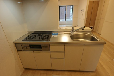 【キッチン】 | ソレイユルナ