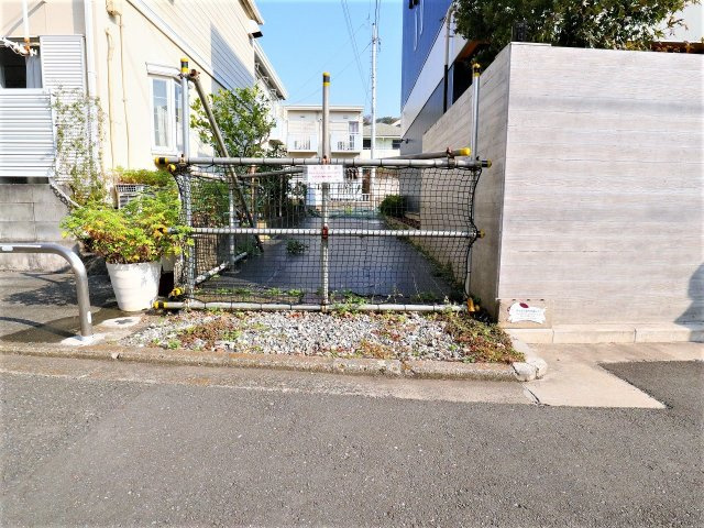 売地　（磯子区馬場町）の前面道路含む現地写真|前面道路含む現地写真です 現地（2021年11月）撮影