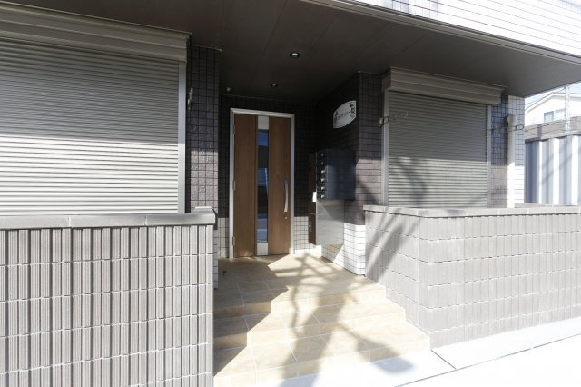 カーサリリーのエントランス